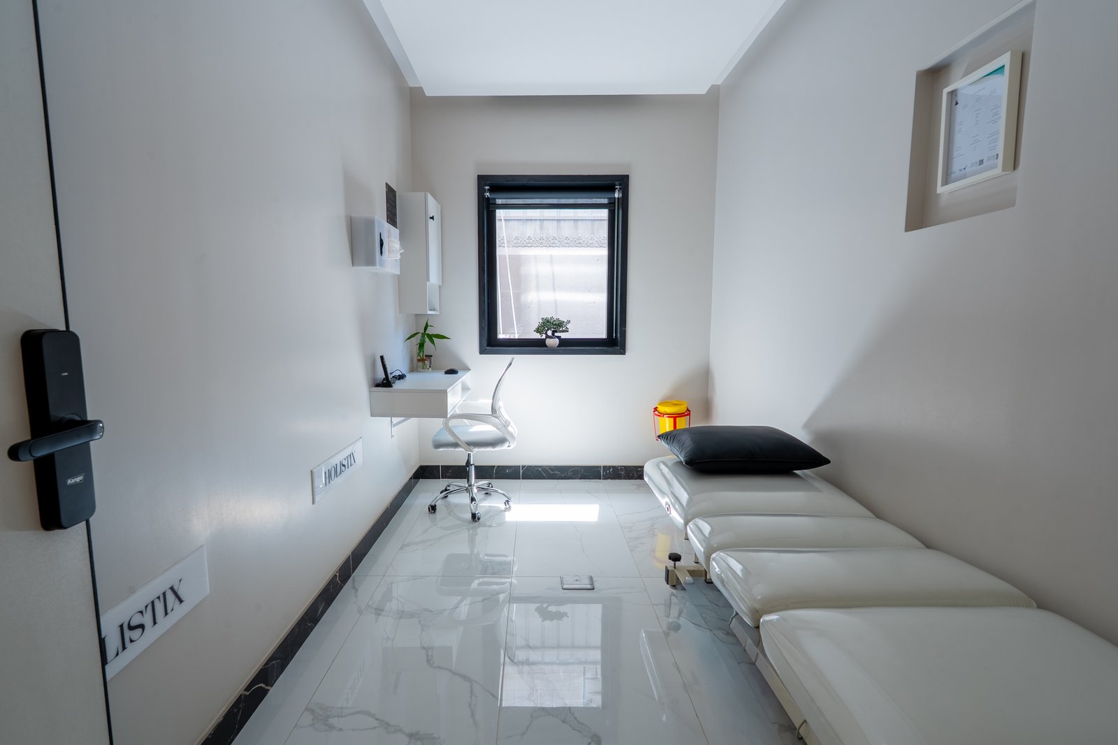 Holistix treatment room
